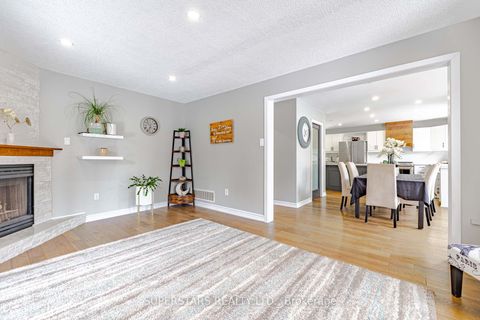 Photo 8 at 61 Barwick Drive, West Bayfield, Barrie