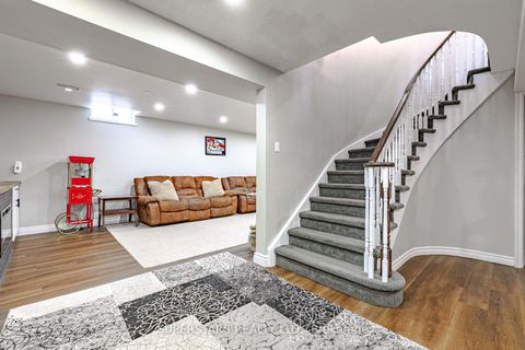 Photo 33 at 61 Barwick Drive, West Bayfield, Barrie