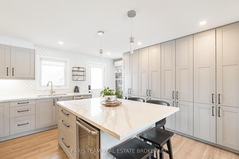 Photo 5 at 115 Bayview Drive, Allandale Heights, Barrie