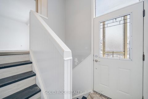 Photo 2 at 708 Jackson Court, Leslie Valley, Newmarket