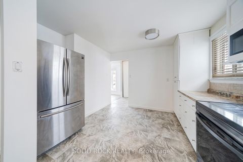 Photo 5 at 708 Jackson Court, Leslie Valley, Newmarket