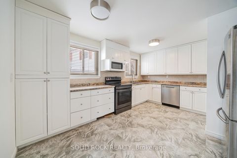 Photo 7 at 708 Jackson Court, Leslie Valley, Newmarket