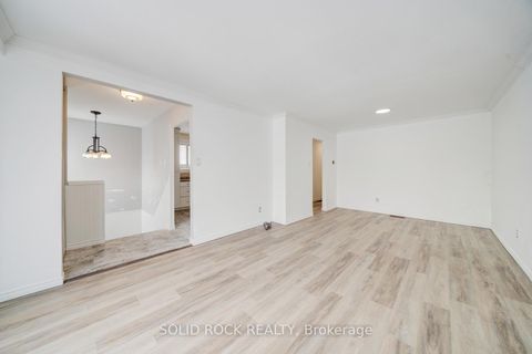 Photo 9 at 708 Jackson Court, Leslie Valley, Newmarket