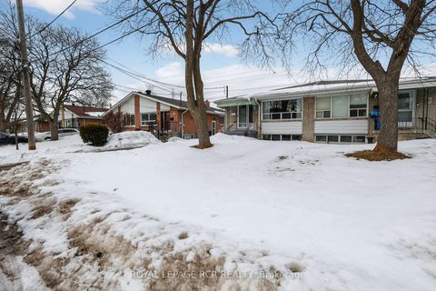 Photo 4 at 6 Ailsa Craig Court, Branson, Toronto