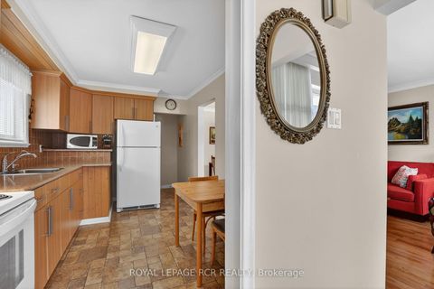 Photo 8 at 6 Ailsa Craig Court, Branson, Toronto