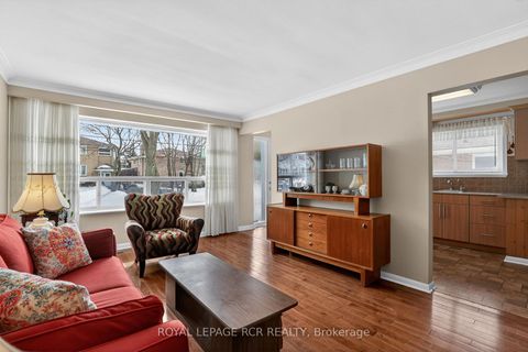 Photo 11 at 6 Ailsa Craig Court, Branson, Toronto