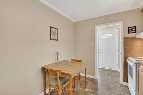 Photo 14 at 6 Ailsa Craig Court, Branson, Toronto