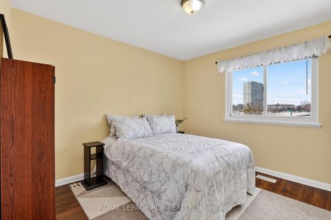 Photo 24 at 6 Ailsa Craig Court, Branson, Toronto