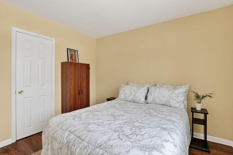 Photo 25 at 6 Ailsa Craig Court, Branson, Toronto