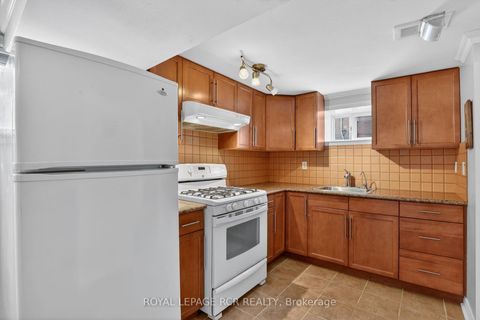 Photo 31 at 6 Ailsa Craig Court, Branson, Toronto