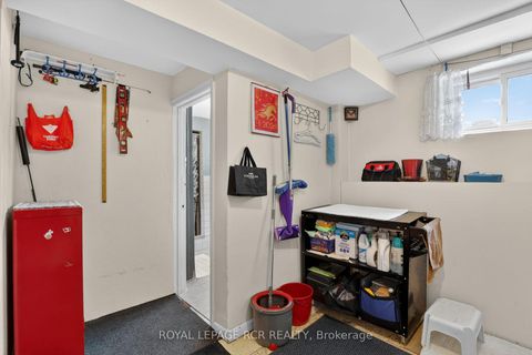 Photo 41 at 6 Ailsa Craig Court, Branson, Toronto