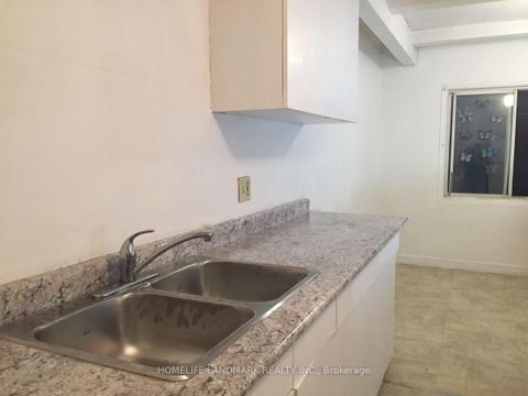 Photo 9 at 320 Elgin Street W, McLaughlin, Oshawa