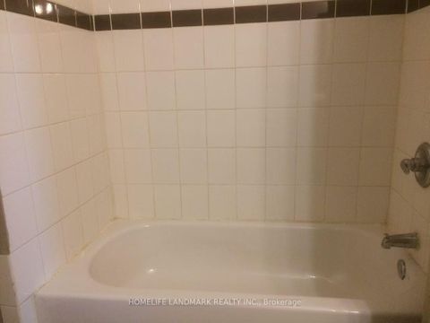 Photo 14 at 320 Elgin Street W, McLaughlin, Oshawa