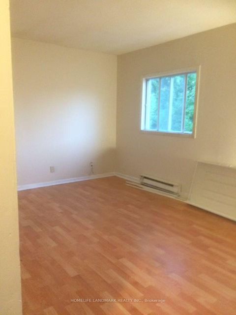 Photo 18 at 320 Elgin Street W, McLaughlin, Oshawa