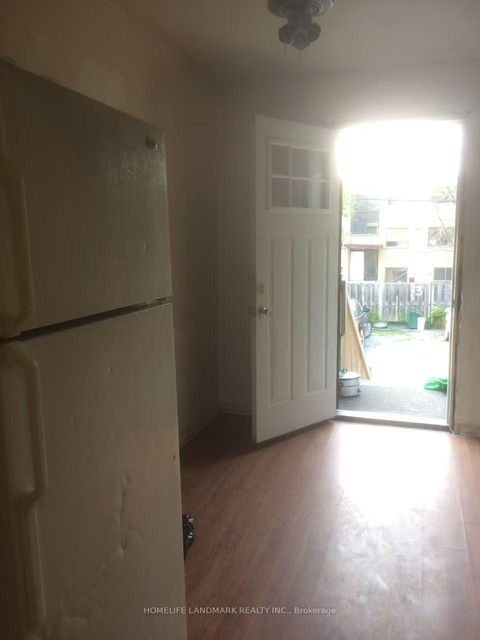 Photo 19 at 320 Elgin Street W, McLaughlin, Oshawa