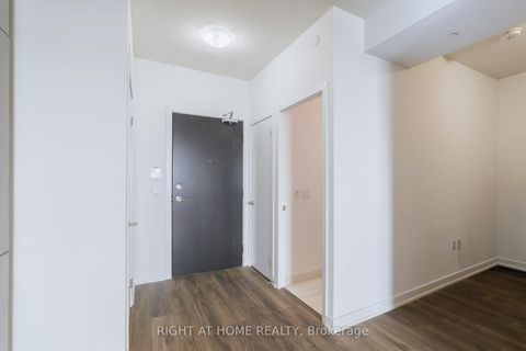 Photo 1 at 1607 - 38 Honeycrisp Crescent, Vaughan Corporate Centre, Vaughan