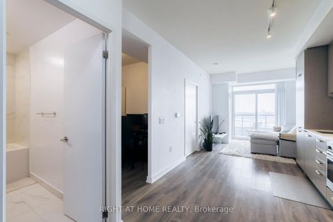 Photo 2 at 1607 - 38 Honeycrisp Crescent, Vaughan Corporate Centre, Vaughan