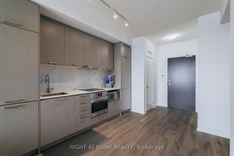 Photo 4 at 1607 - 38 Honeycrisp Crescent, Vaughan Corporate Centre, Vaughan