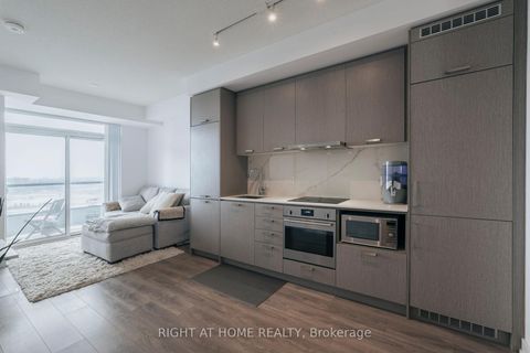 Photo 5 at 1607 - 38 Honeycrisp Crescent, Vaughan Corporate Centre, Vaughan