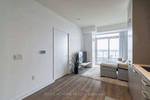 Photo 7 at 1607 - 38 Honeycrisp Crescent, Vaughan Corporate Centre, Vaughan