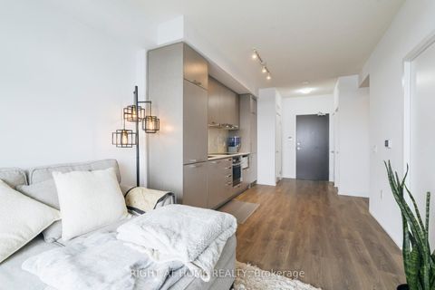 Photo 9 at 1607 - 38 Honeycrisp Crescent, Vaughan Corporate Centre, Vaughan