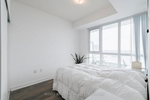 Photo 13 at 1607 - 38 Honeycrisp Crescent, Vaughan Corporate Centre, Vaughan