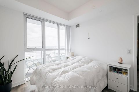 Photo 14 at 1607 - 38 Honeycrisp Crescent, Vaughan Corporate Centre, Vaughan