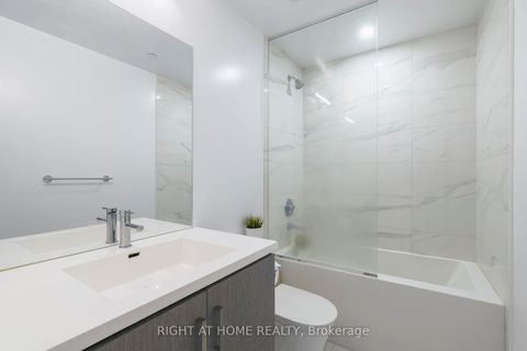 Photo 16 at 1607 - 38 Honeycrisp Crescent, Vaughan Corporate Centre, Vaughan