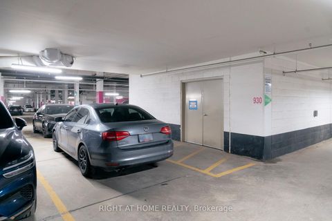 Photo 26 at 1607 - 38 Honeycrisp Crescent, Vaughan Corporate Centre, Vaughan