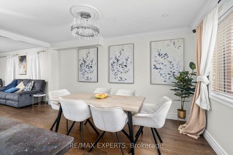 Photo 12 at 173 ROSANNA Crescent, Maple, Vaughan