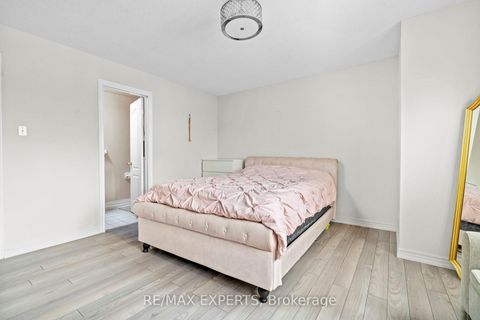 Photo 21 at 173 ROSANNA Crescent, Maple, Vaughan