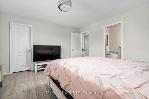 Photo 22 at 173 ROSANNA Crescent, Maple, Vaughan