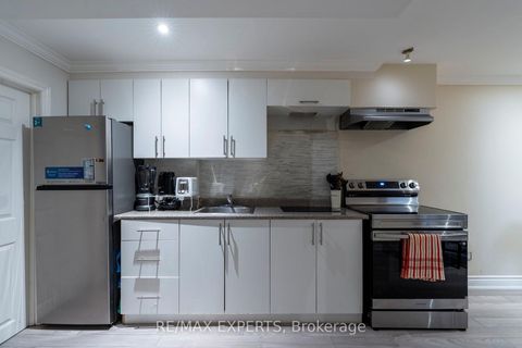 Photo 29 at 173 ROSANNA Crescent, Maple, Vaughan