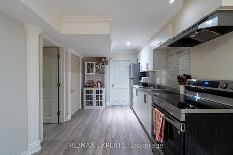 Photo 31 at 173 ROSANNA Crescent, Maple, Vaughan