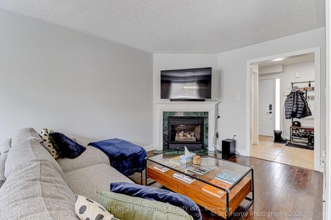 Photo 2 at 1896 Woodgate Court, Samac, Oshawa