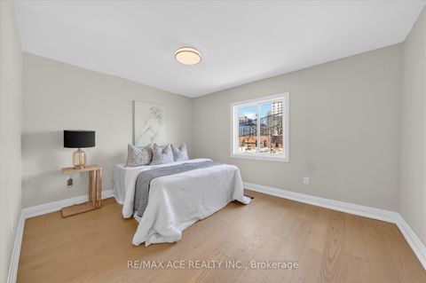 Photo 15 at 37 Secord Avenue, Crescent Town, Toronto