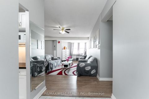 Photo 4 at 612 - 4062 Lawrence Avenue E, West Hill, Toronto