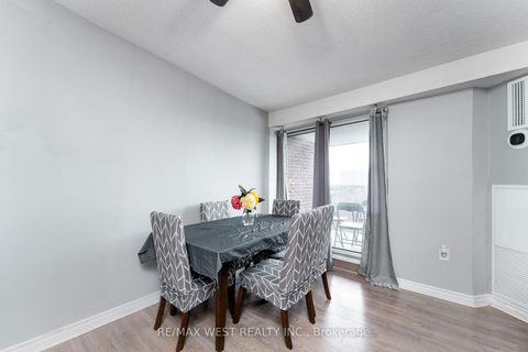 Photo 10 at 612 - 4062 Lawrence Avenue E, West Hill, Toronto