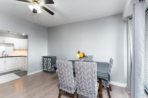 Photo 11 at 612 - 4062 Lawrence Avenue E, West Hill, Toronto