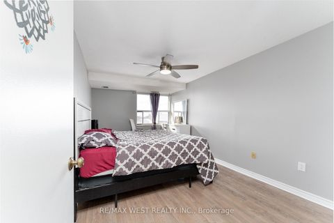 Photo 16 at 612 - 4062 Lawrence Avenue E, West Hill, Toronto