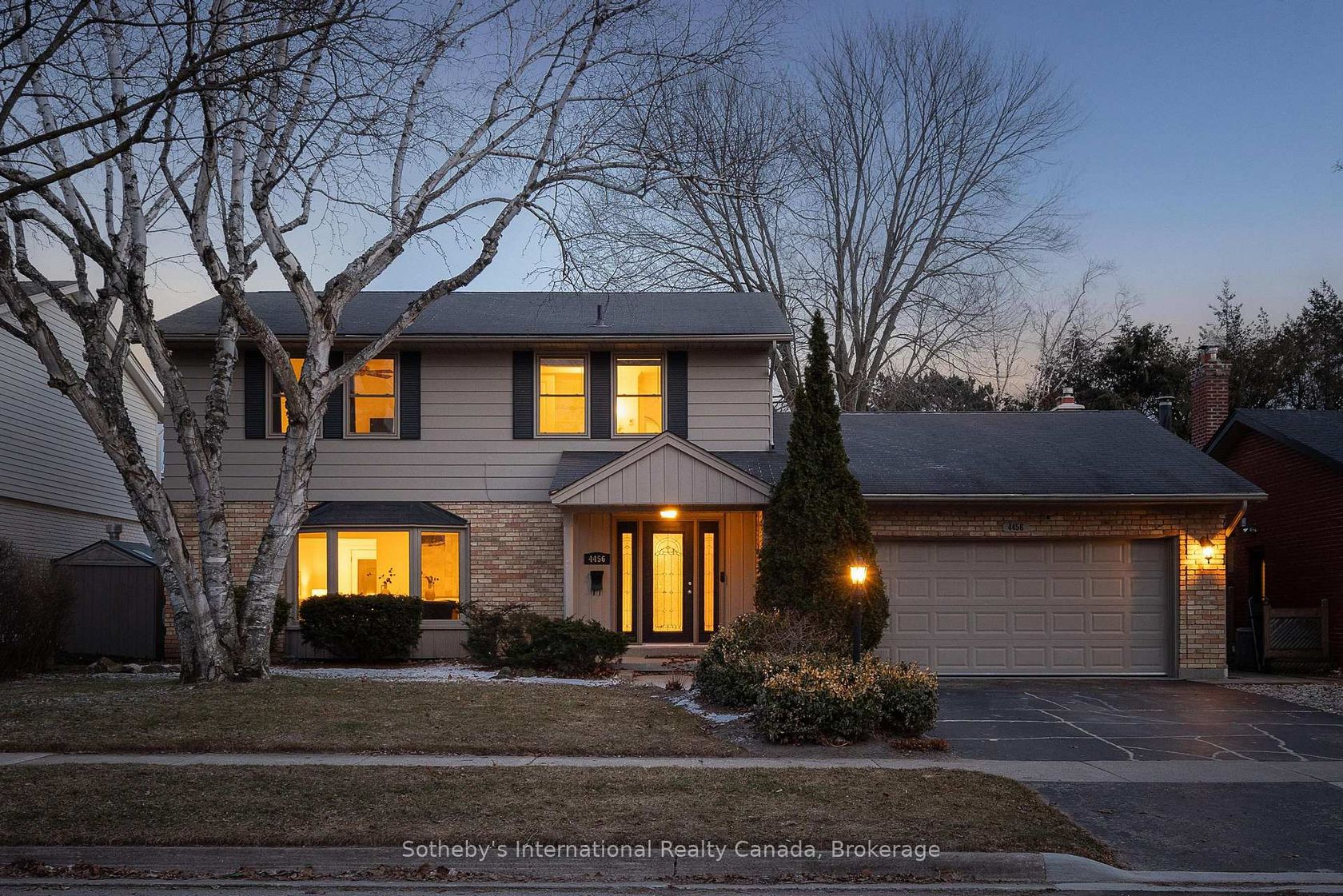 4456 Hawthorne Drive, Shoreacres, Burlington 