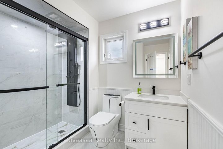 Photo 28 at 33 Pantages Court, Northgate, Brampton