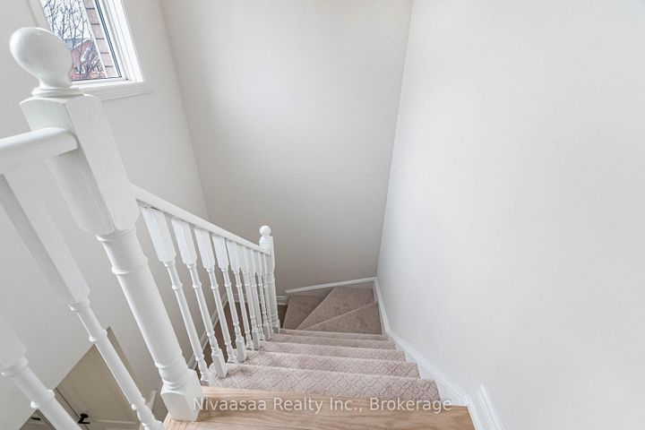 Photo 34 at 33 Pantages Court, Northgate, Brampton