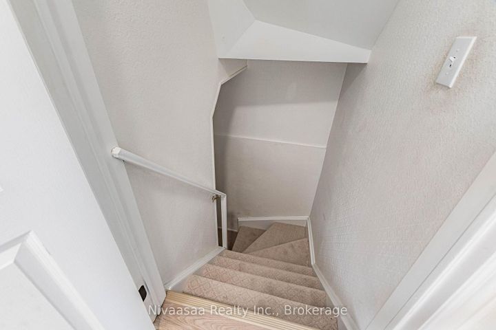 Photo 35 at 33 Pantages Court, Northgate, Brampton