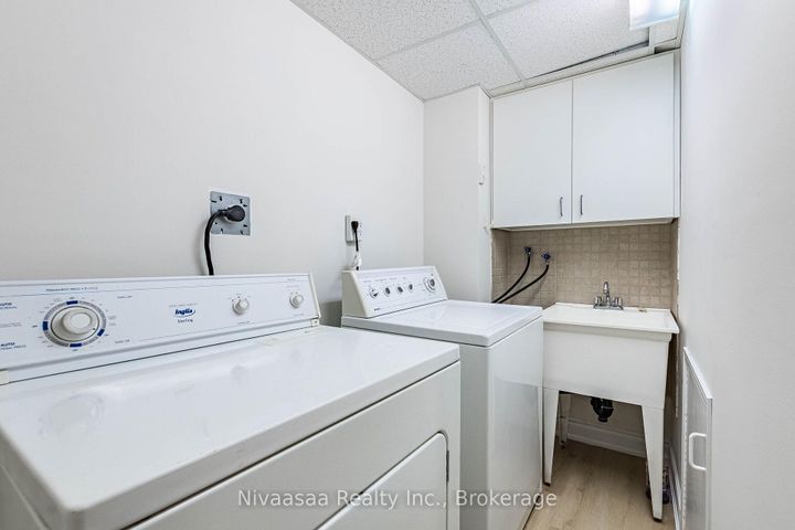 Photo 36 at 33 Pantages Court, Northgate, Brampton