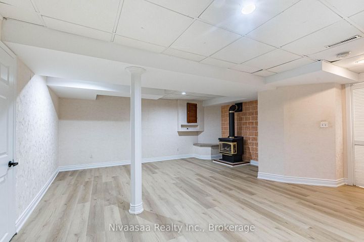 Photo 38 at 33 Pantages Court, Northgate, Brampton