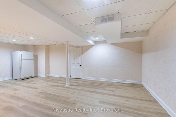 Photo 39 at 33 Pantages Court, Northgate, Brampton