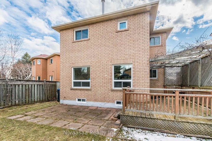 Photo 49 at 33 Pantages Court, Northgate, Brampton