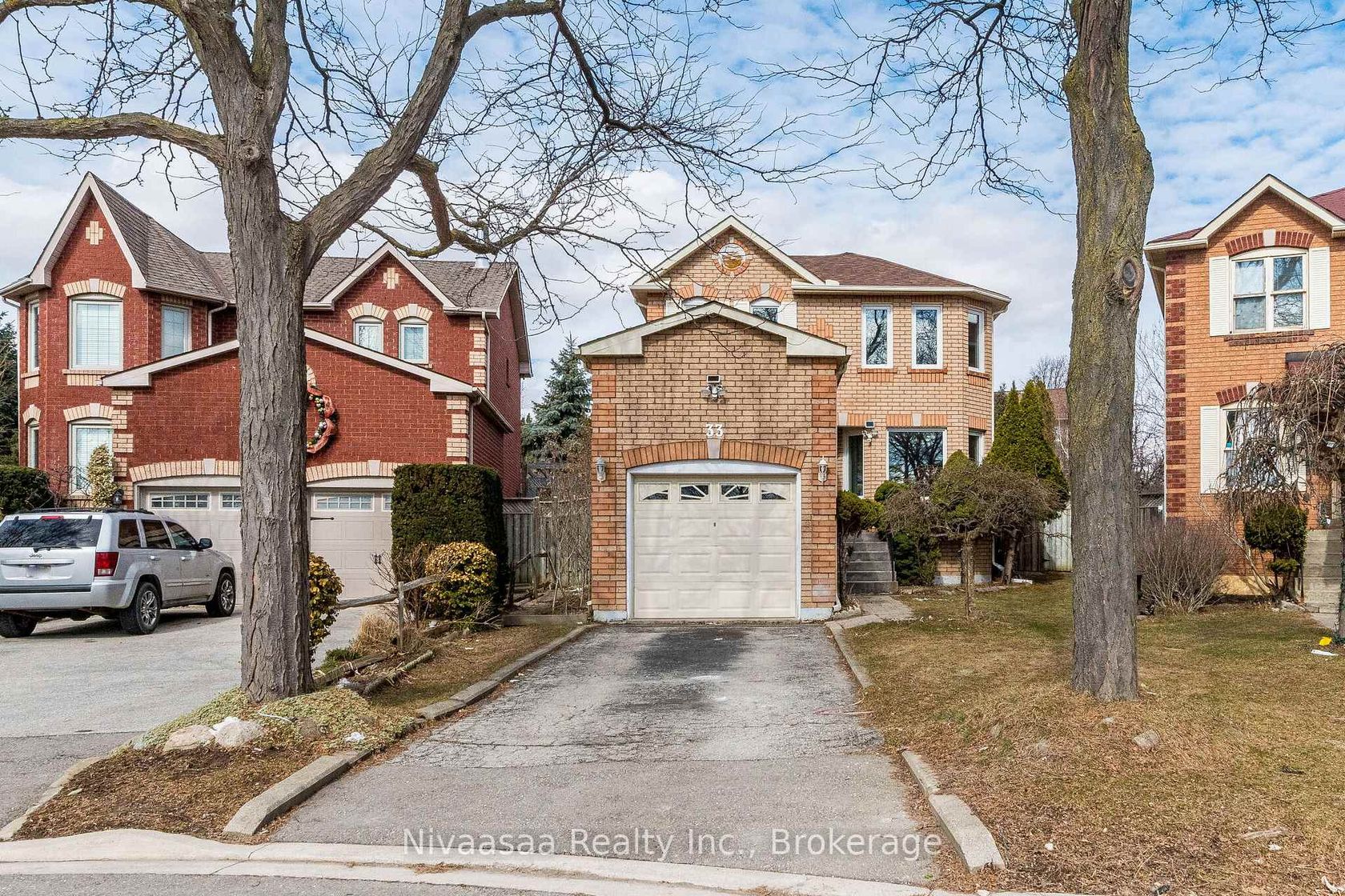 33 Pantages Court, Northgate, Brampton 2