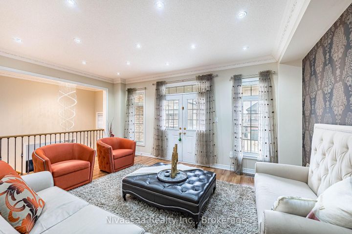 Photo 7 at 15 Picasso Drive, Bram East, Brampton